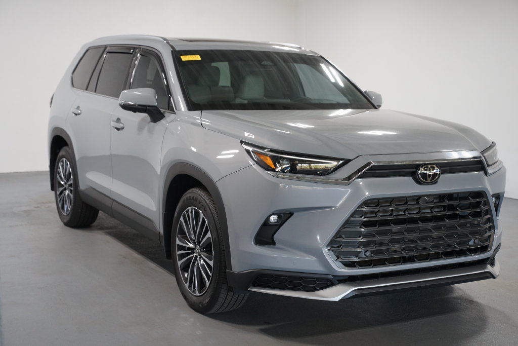 Used 2026 Toyota Grand Highlander AWD Hybrid image 3