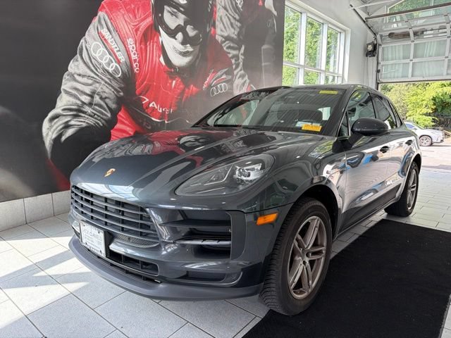 Used 2020 Porsche Macan AWD/4WD image 1