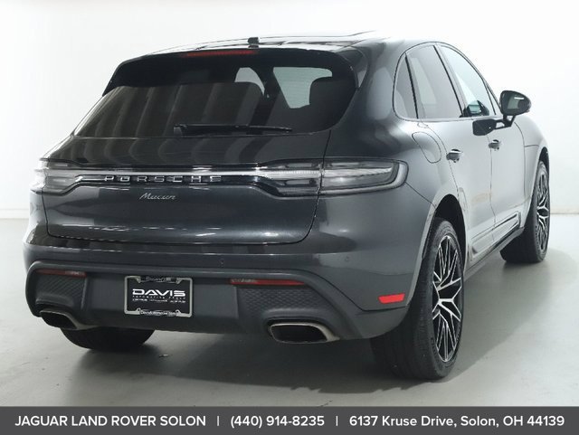 Used 2023 Porsche Macan AWD/4WD image 9