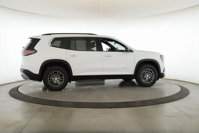 Used 2025 GMC Acadia Elevation image 3