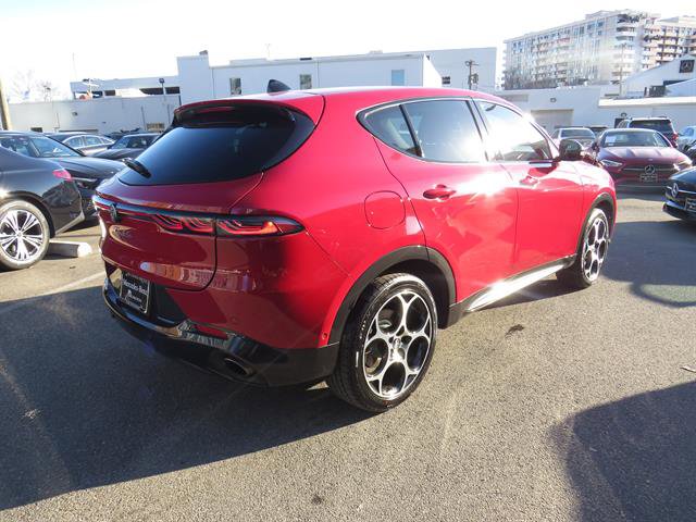 Used 2024 Alfa Romeo Tonale Veloce image 4