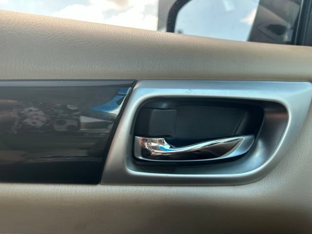 Used 2014 Nissan Pathfinder S FWD image 16