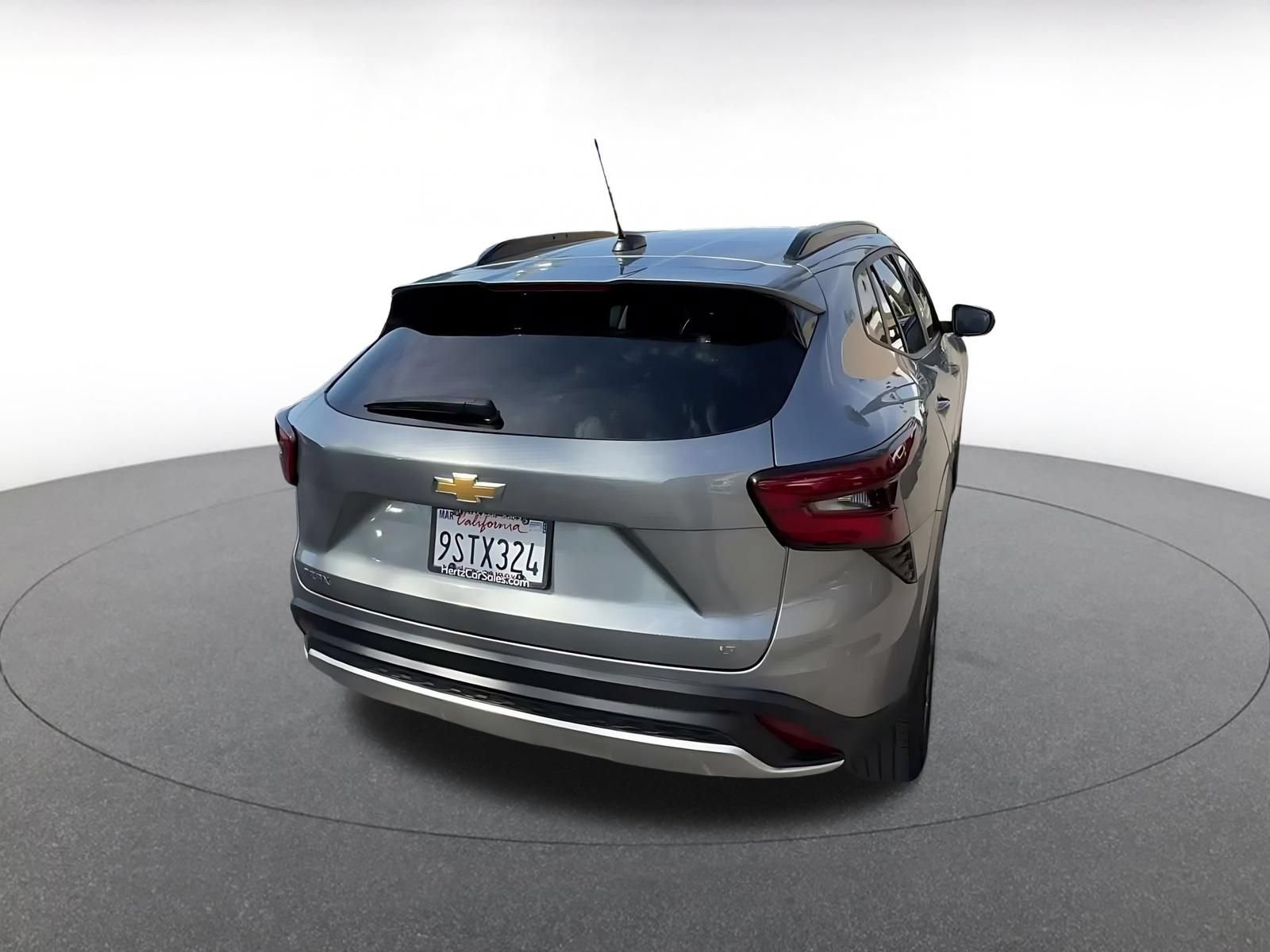 Used 2025 Chevrolet Trax LT w/ LT Convenience Package FWD image 14