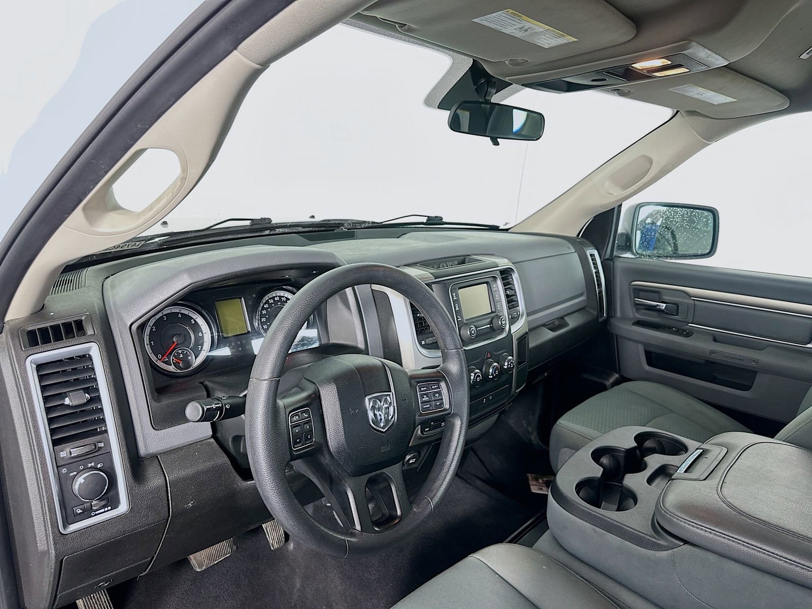 Used 2020 RAM 1500 Classic SLT AWD/4WD image 9