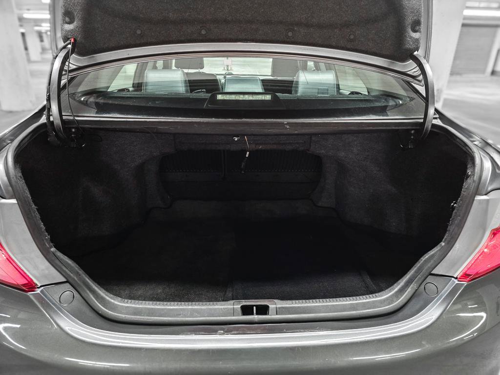 Used 2014 Toyota Camry SE FWD image 9