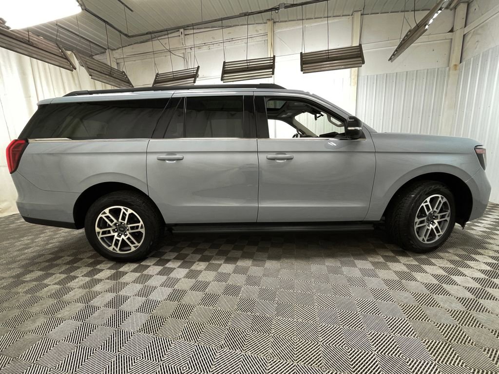 Used 2025 Ford Expedition Max Active AWD/4WD image 25