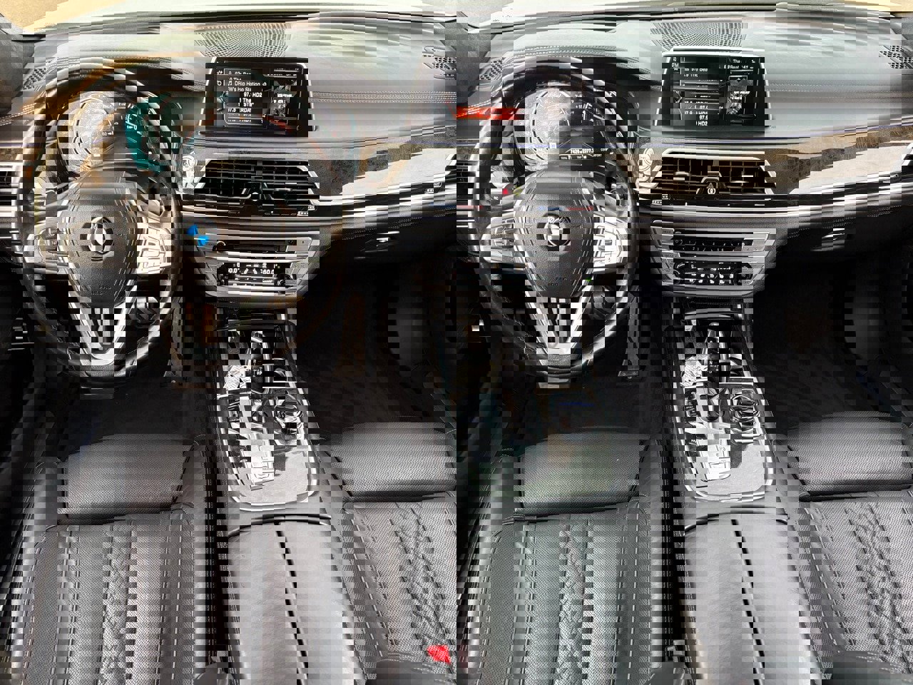 Used 2017 BMW 750i image 13