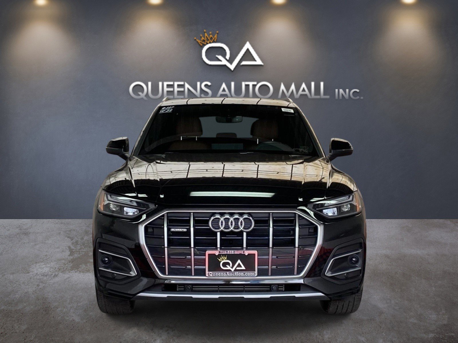 Used 2023 Audi Q5 2.0T Premium w/ Convenience Package AWD/4WD image 2