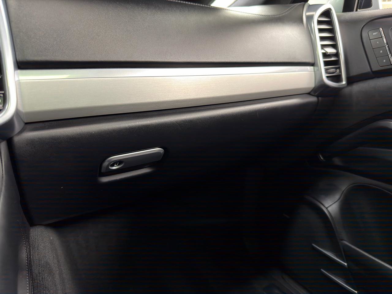 Used 2016 Porsche Cayenne GTS image 25