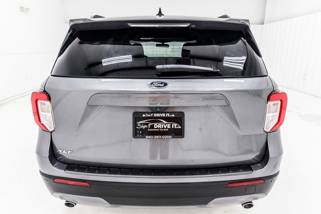 Used 2021 Ford Explorer XLT w/ Equipment Group 202A image 4