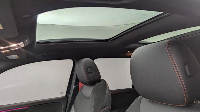 Used 2024 Mercedes-Benz GLB 35 AMG 4MATIC image 31