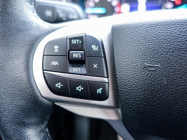 Used 2023 Ford Explorer XLT w/ Equipment Group 202A image 3