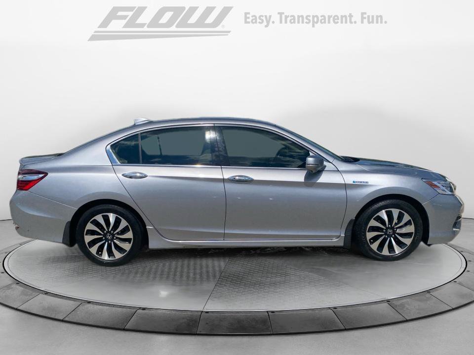 Used 2017 Honda Accord Touring image 10