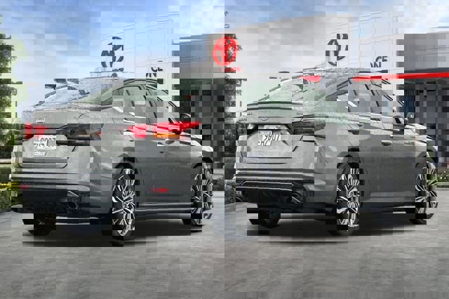 Used 2023 Nissan Altima 2.5 SL image 4