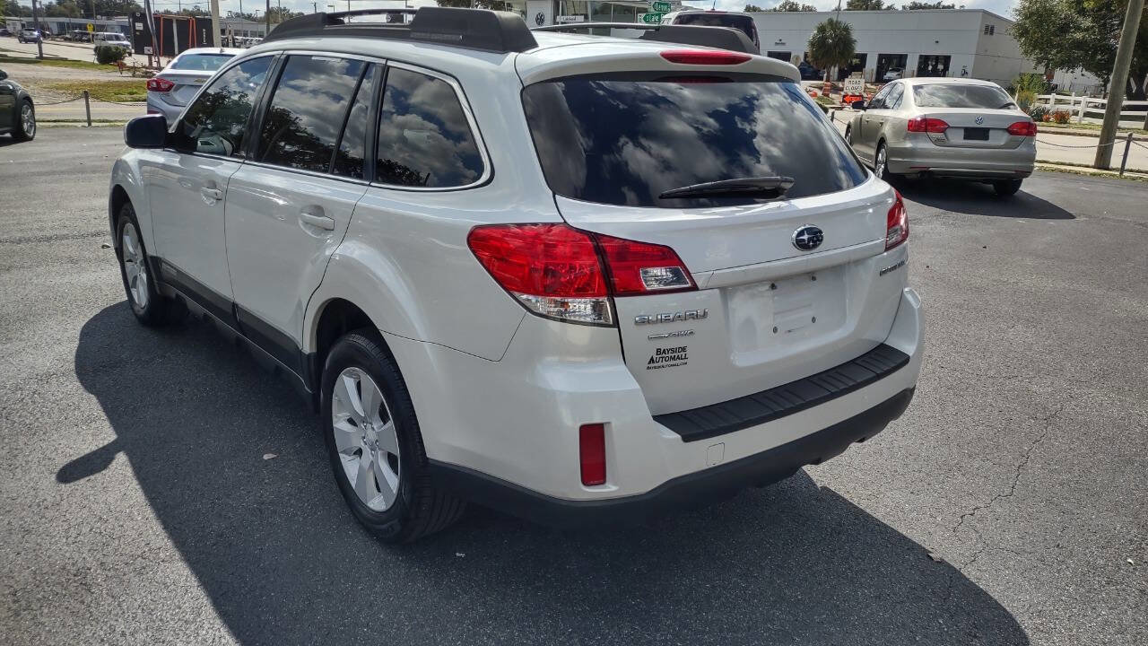 Used 2010 Subaru Outback 2.5i Premium w/ Popular Equipment Group 1B image 5