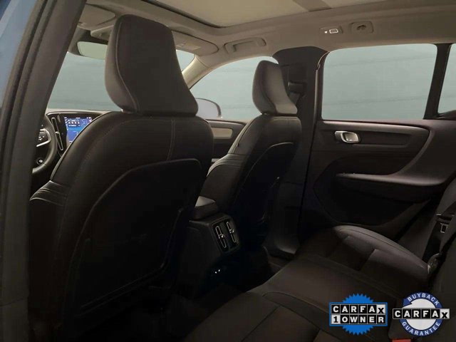 Used 2025 Volvo XC40 B5 Core image 19