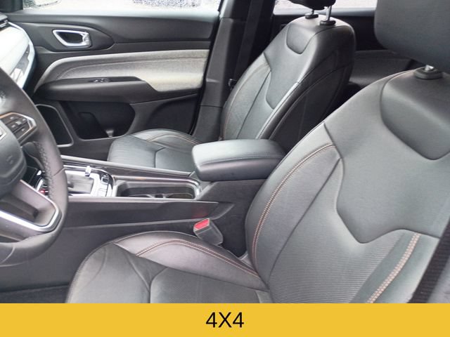 Used 2023 Jeep Compass Latitude w/ Sun and Sound Group AWD/4WD image 12