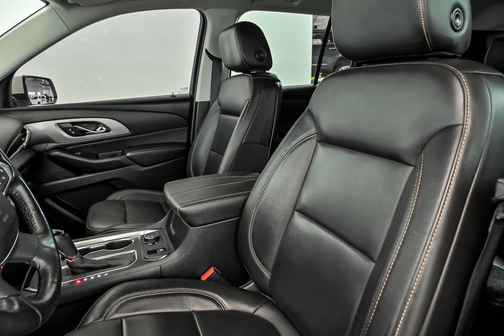 Used 2020 Chevrolet Traverse RS FWD image 14