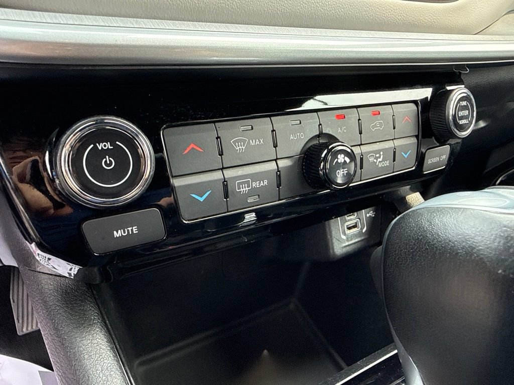 Certified 2025 Jeep Compass Limited AWD/4WD image 27
