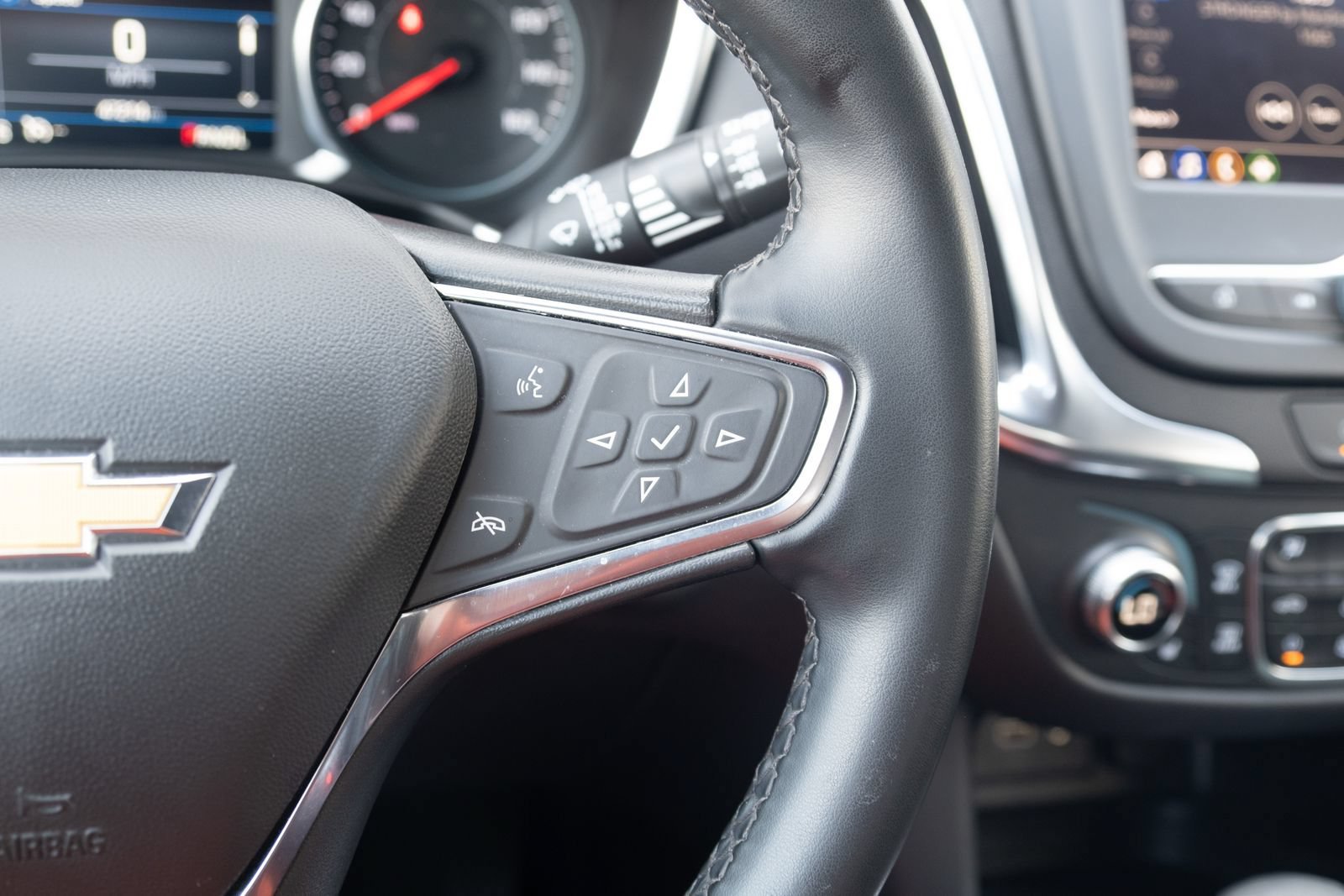 Used 2024 Chevrolet Equinox LT AWD/4WD image 8