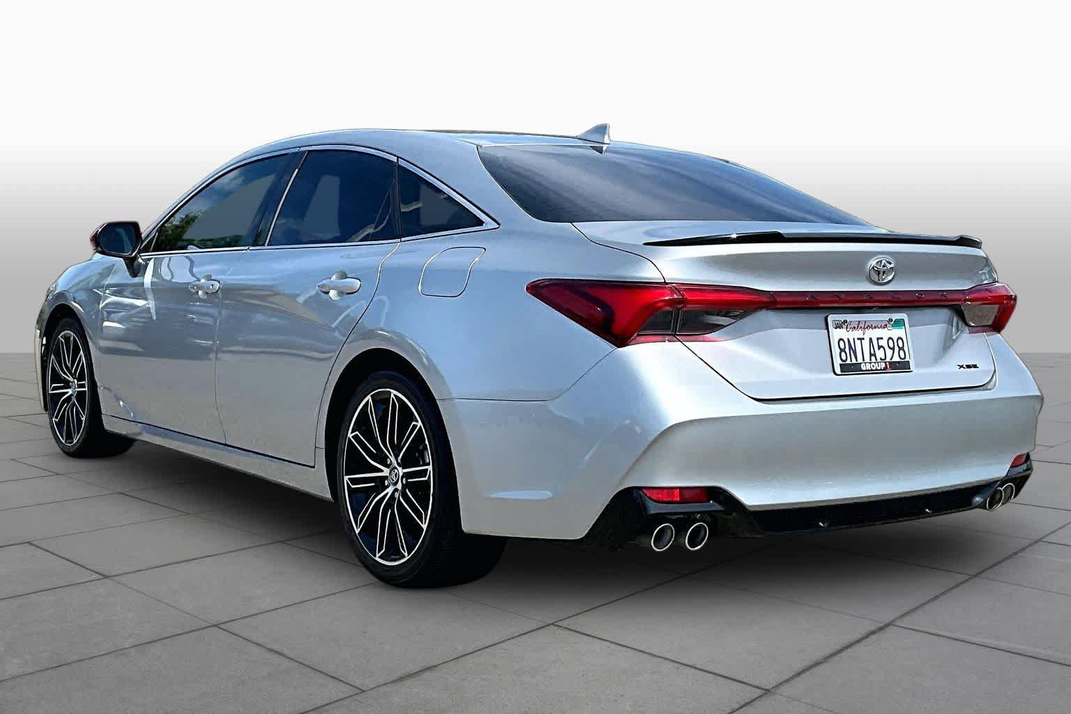 Used 2019 Toyota Avalon XSE FWD image 11