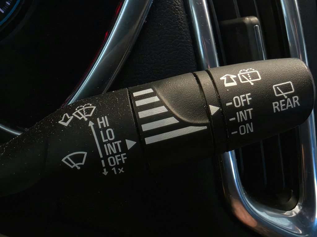 Used 2020 Chevrolet Equinox LT FWD image 18