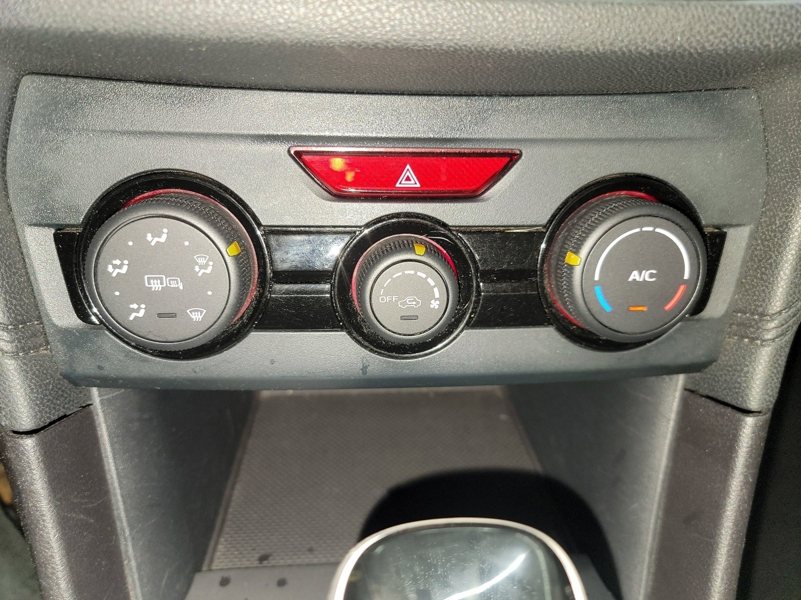 Used 2018 Subaru Crosstrek 2.0i Premium w/ Eyesight System image 21