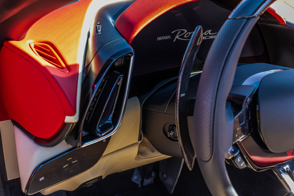 Certified 2025 Ferrari Roma Spider RWD image 36