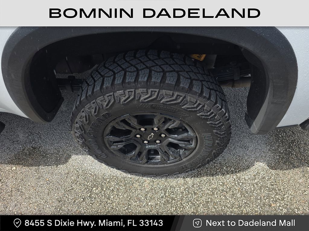 Used 2025 Chevrolet Silverado 1500 ZR2 image 10