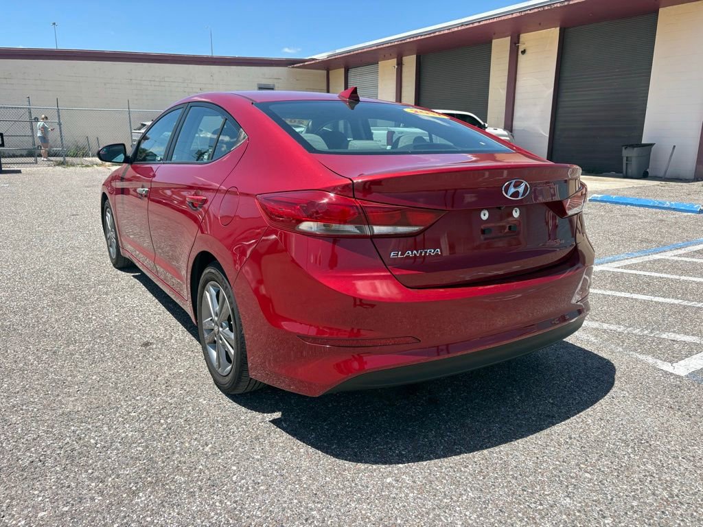 Used 2017 Hyundai Elantra SE FWD image 4