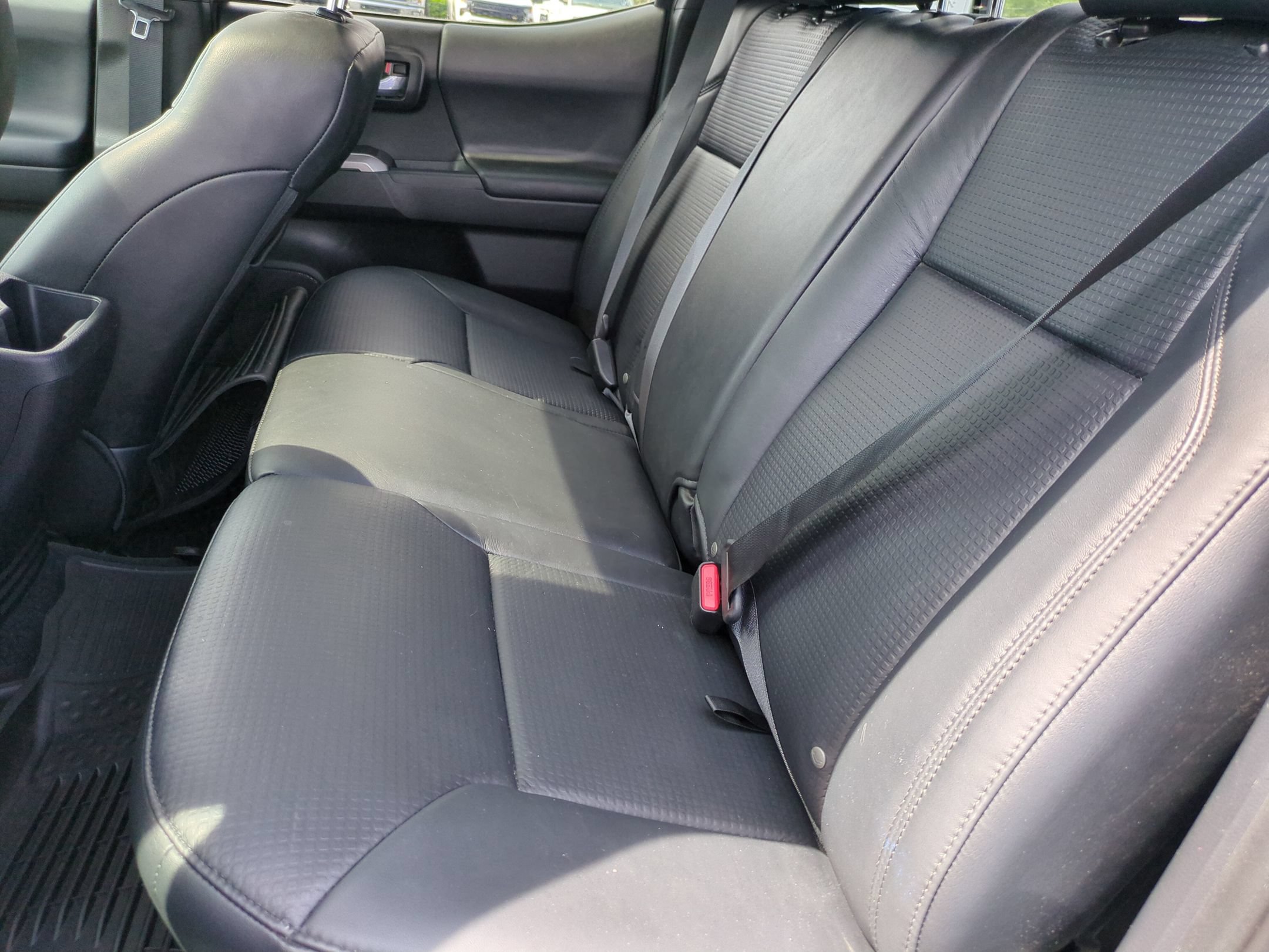 Used 2019 Toyota Tacoma Limited AWD/4WD image 30