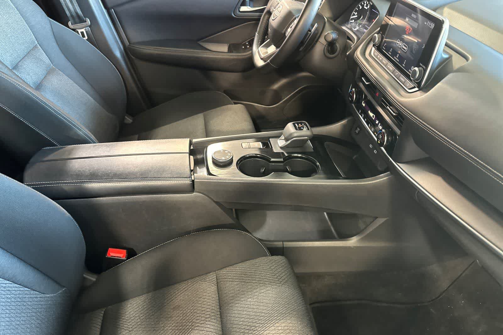Certified 2025 Nissan Rogue SV AWD/4WD image 18