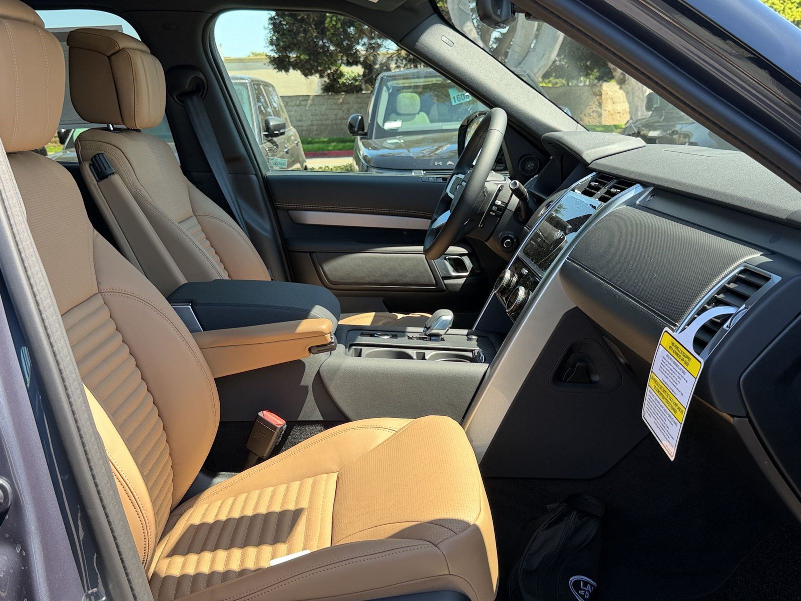New 2026 Land Rover Discovery Limited Edition AWD/4WD image 24