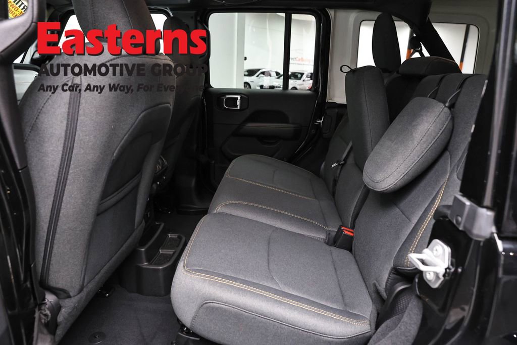 Used 2025 Jeep Wrangler Unlimited Sahara AWD/4WD image 22