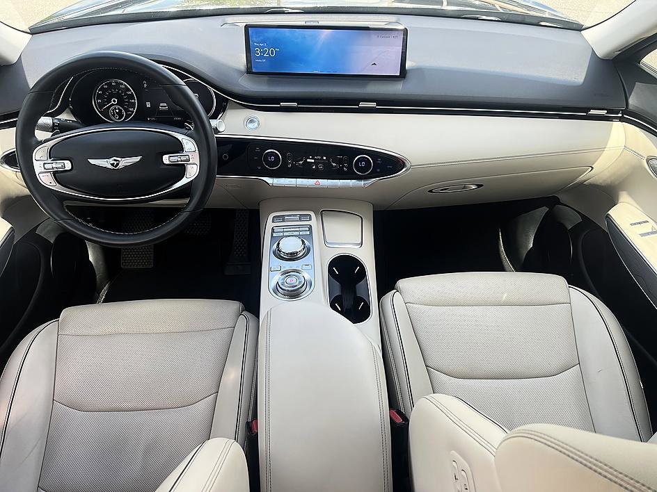 Used 2024 Genesis GV70 2.5T w/ Advanced Package image 18