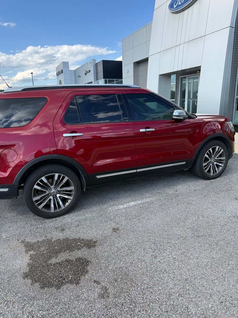 Used 2018 Ford Explorer Platinum AWD/4WD image 6