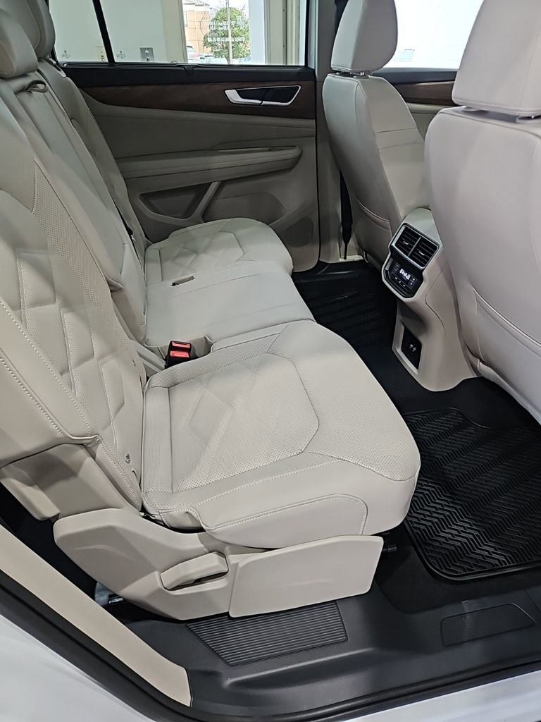 New 2026 Volkswagen Atlas SE image 17