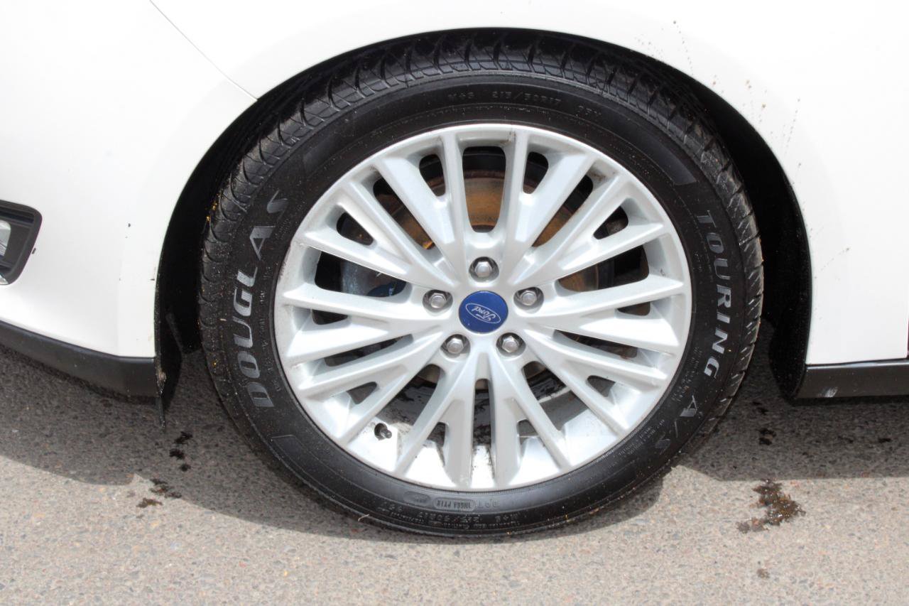 Used 2018 Ford Focus Titanium FWD image 17