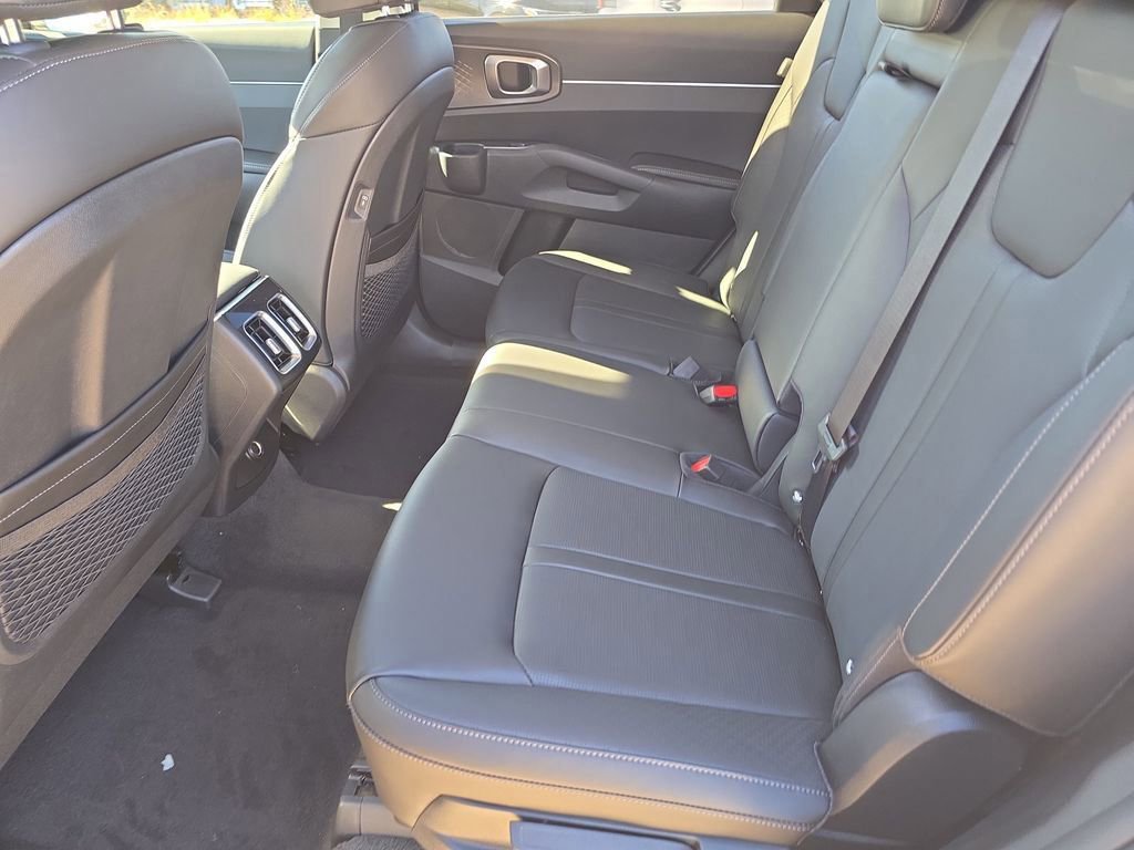 Certified 2026 Kia Sorento S FWD image 16