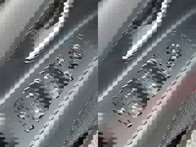 Certified 2024 Hyundai Elantra SEL w/ Convenience Package image 12