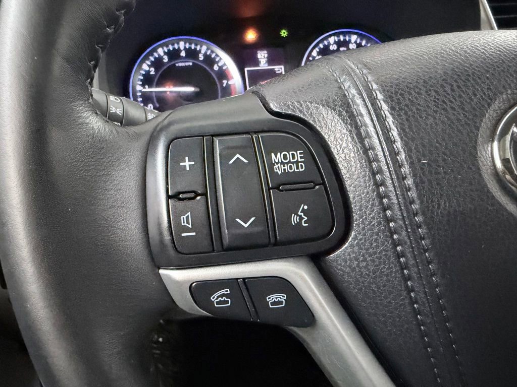 Used 2015 Toyota Highlander Limited FWD image 23