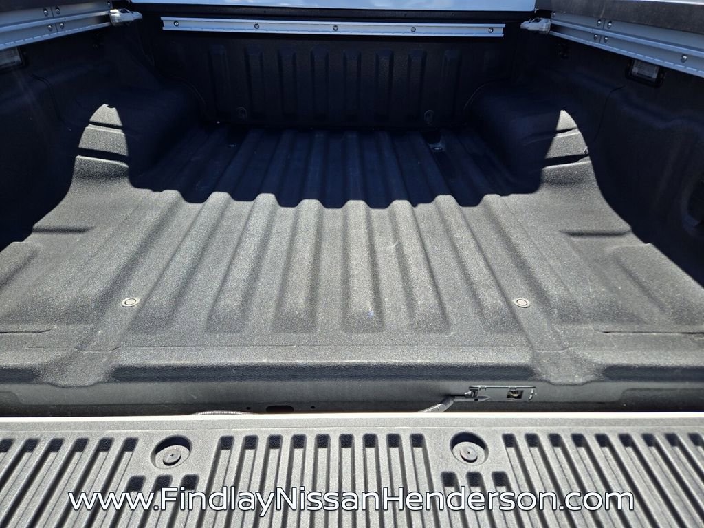 Used 2025 Nissan Frontier SV w/ SV Convenience Package image 14