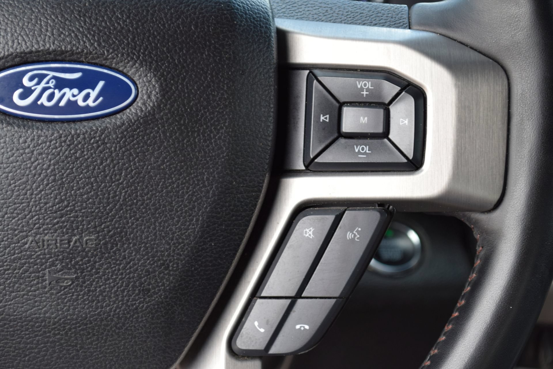 Used 2020 Ford F250 Platinum w/ FX4 Off-Road Package AWD/4WD image 7