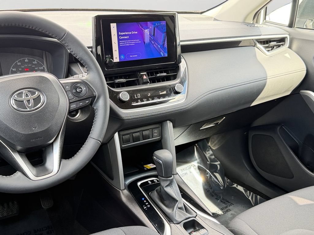 Used 2023 Toyota Corolla Cross LE AWD/4WD image 14