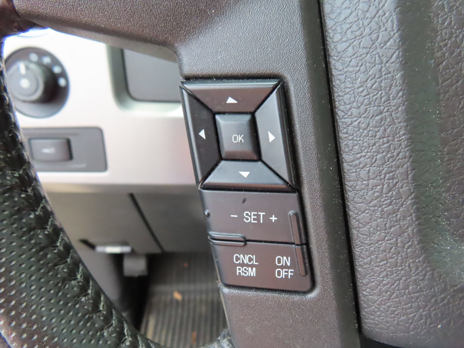 Used 2014 Ford F150 Raptor w/ Equipment Group 801A Luxury AWD/4WD image 19