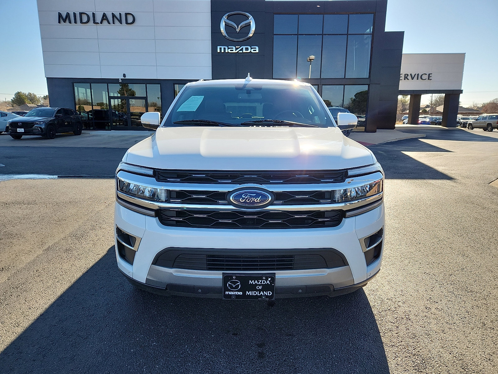 Used 2024 Ford Expedition Limited image 2