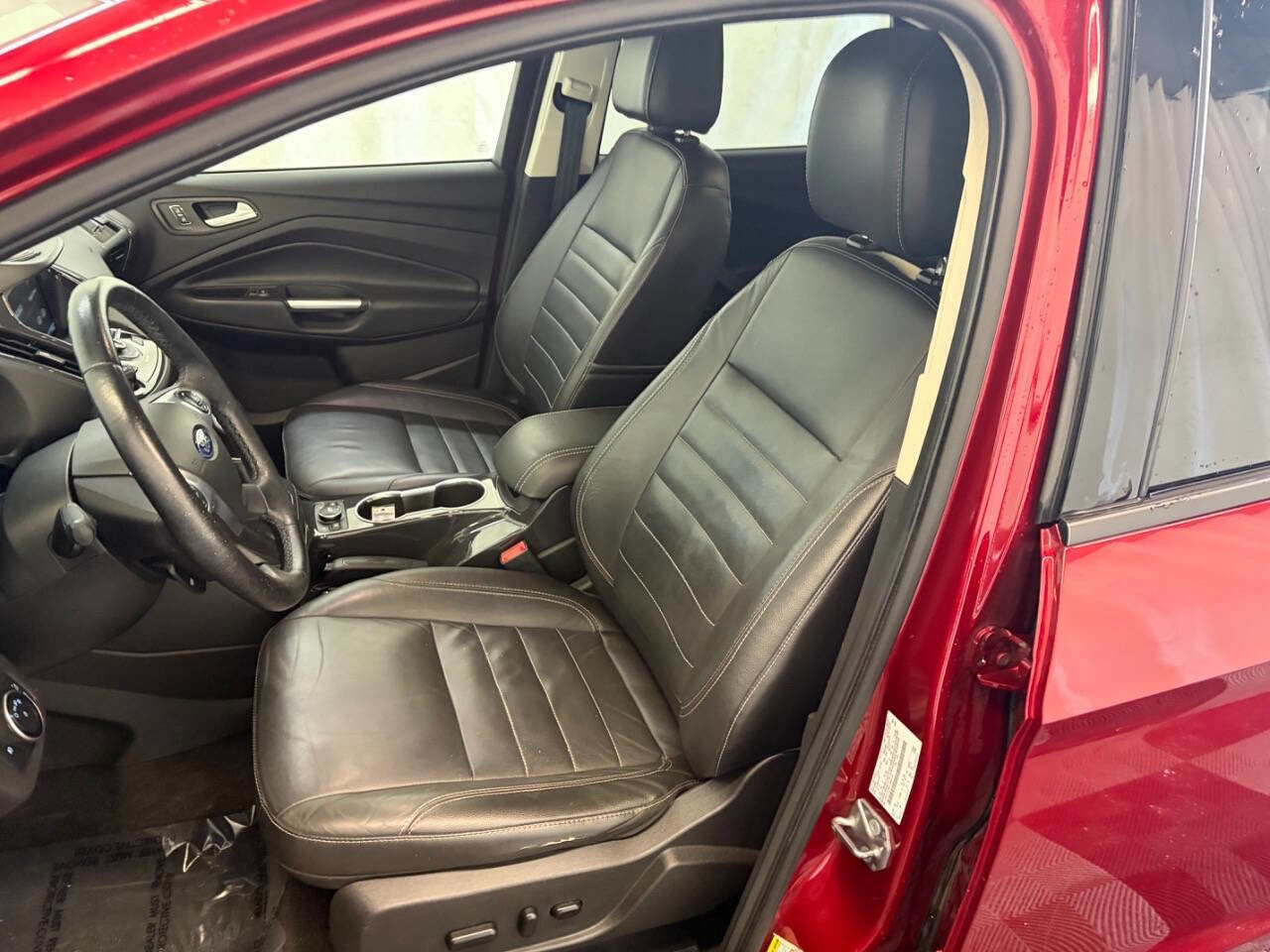 Used 2015 Ford Escape Titanium w/ Equipment Group 301A image 20