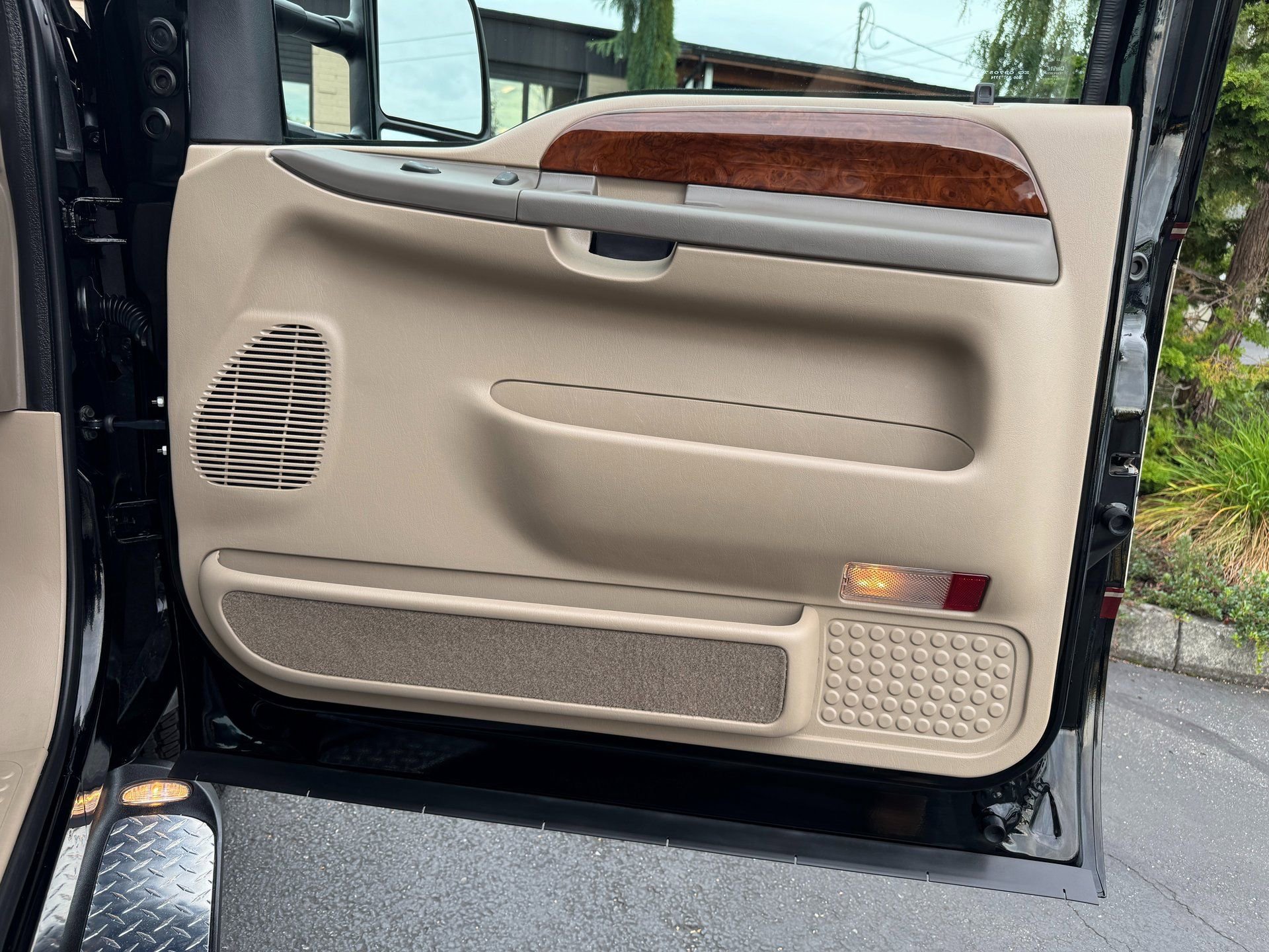 Used 2001 Ford F350 Lariat image 93