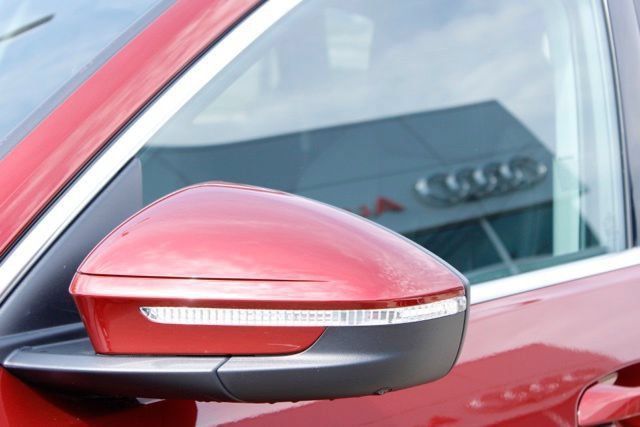 Used 2025 Audi Q5 Premium Plus w/ Premium Plus AWD/4WD image 11