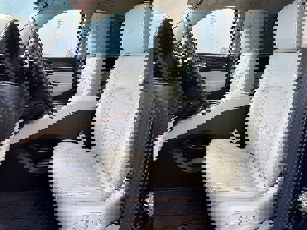 Used 2024 Buick Enclave Avenir image 12